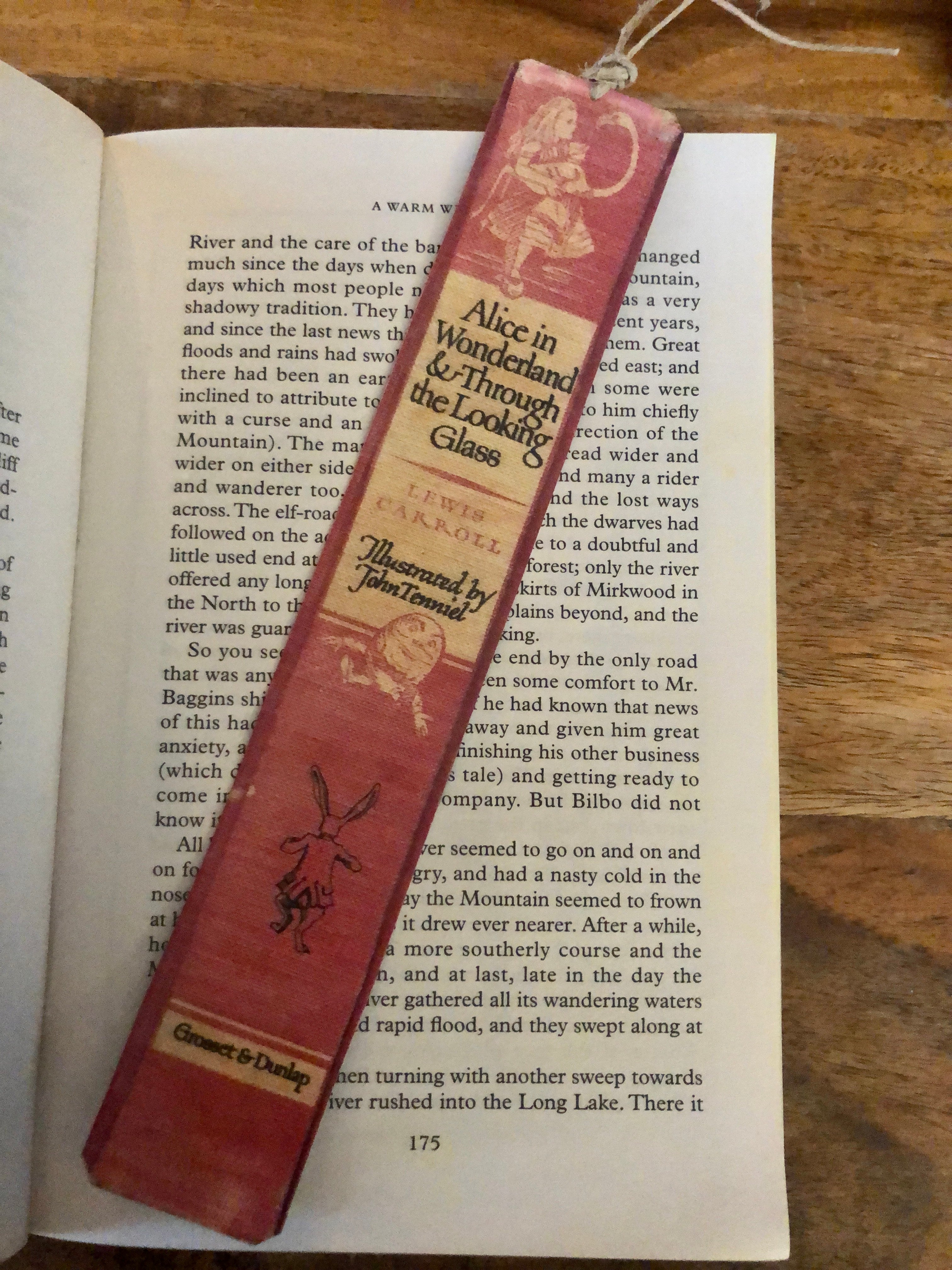 Alice in Wonderland Tin Bookmark